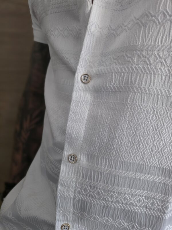 Conjunto blanco botones dorados - Imagen 7